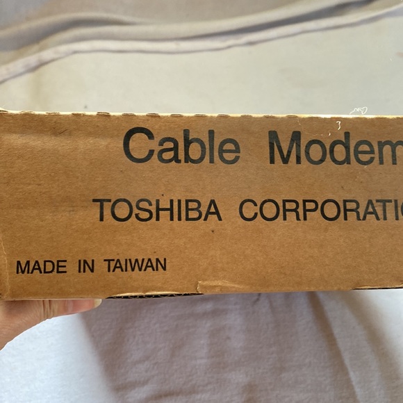 TOSHIBA Cable Modem - Picture 3 of 6